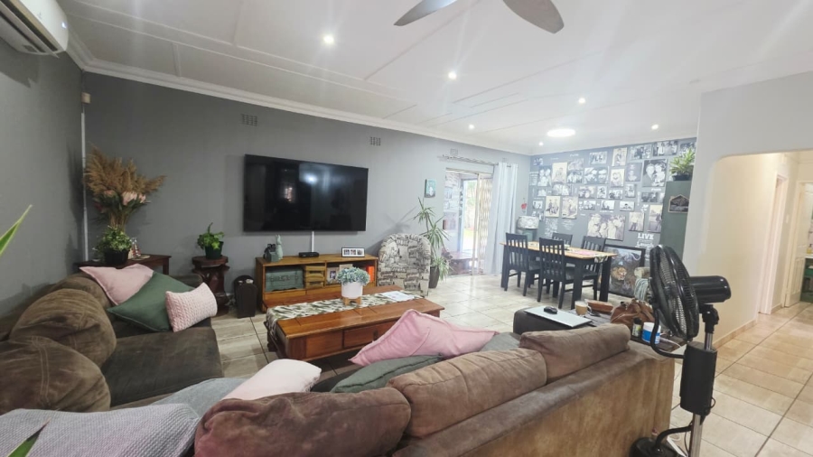 4 Bedroom Property for Sale in Veld En Vlei KwaZulu-Natal