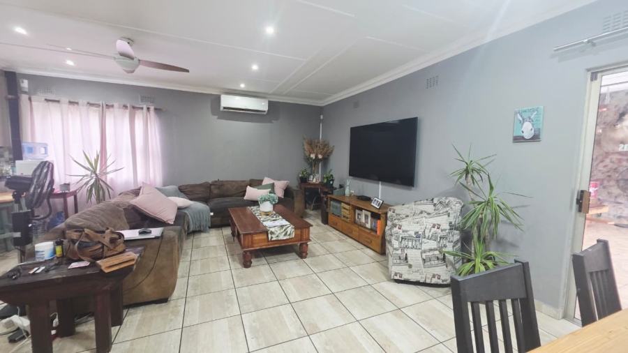 4 Bedroom Property for Sale in Veld En Vlei KwaZulu-Natal
