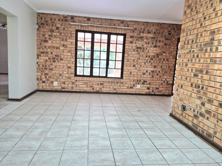 4 Bedroom Property for Sale in Meer En See KwaZulu-Natal
