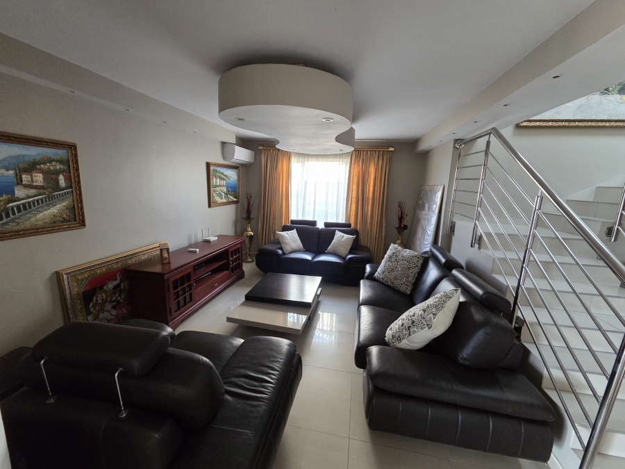 5 Bedroom Property for Sale in Bluff KwaZulu-Natal