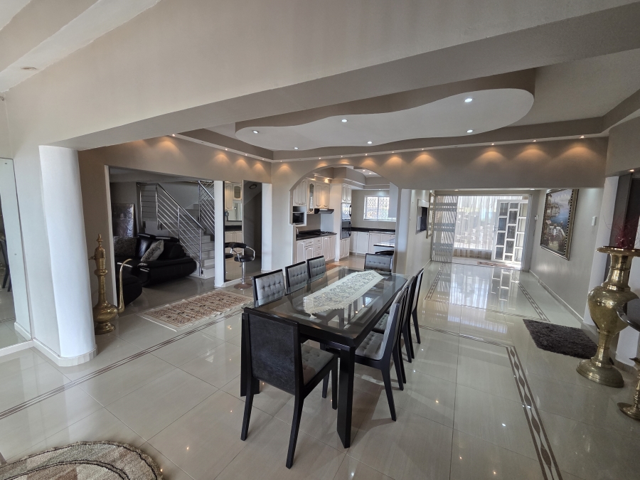 5 Bedroom Property for Sale in Bluff KwaZulu-Natal