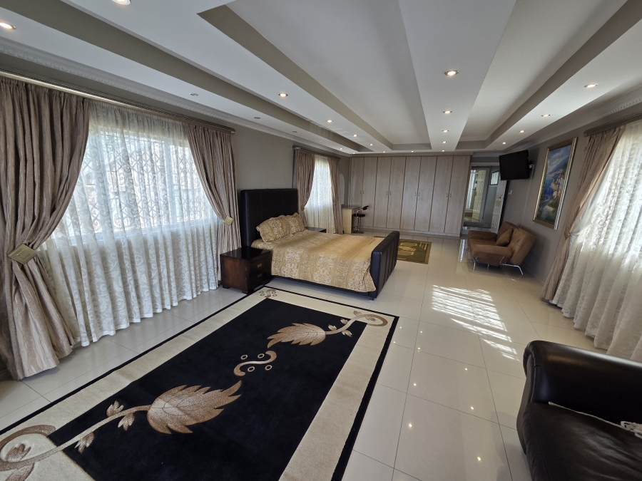 5 Bedroom Property for Sale in Bluff KwaZulu-Natal