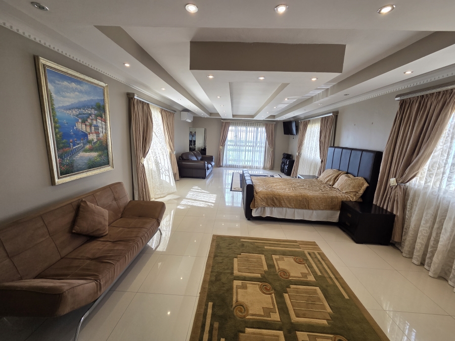 5 Bedroom Property for Sale in Bluff KwaZulu-Natal