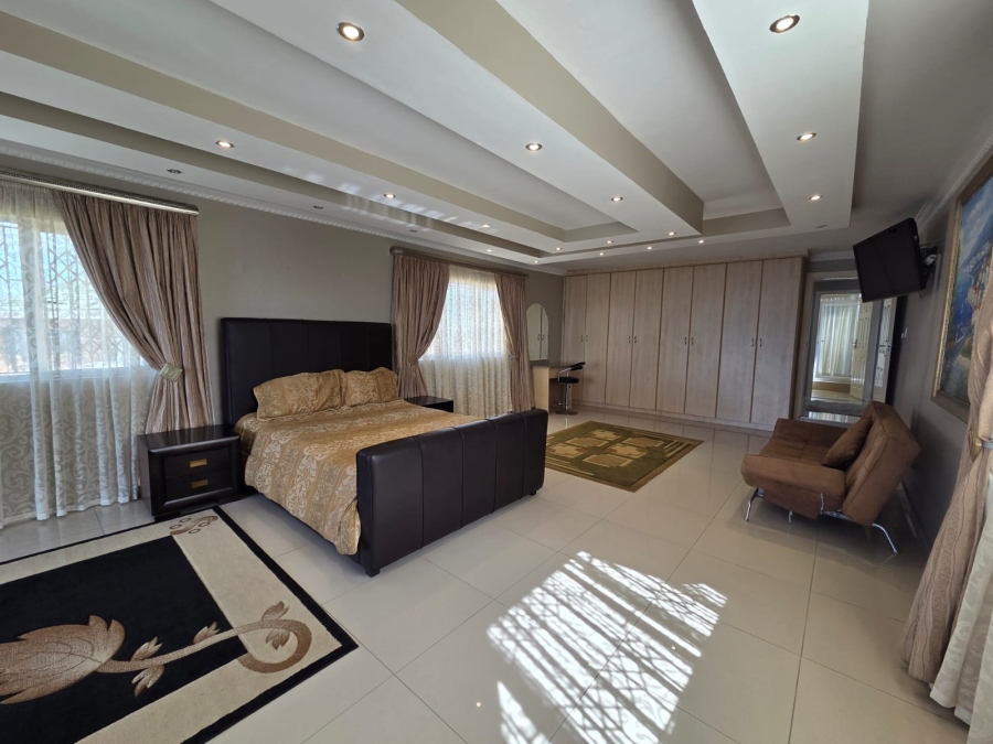 5 Bedroom Property for Sale in Bluff KwaZulu-Natal