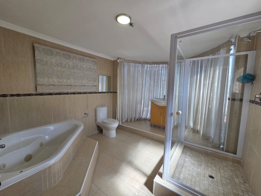 5 Bedroom Property for Sale in Bluff KwaZulu-Natal