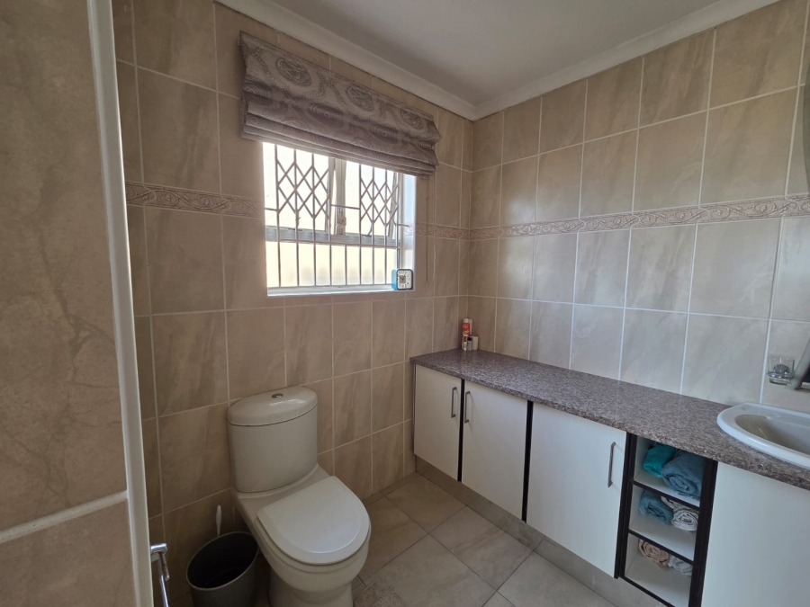 5 Bedroom Property for Sale in Bluff KwaZulu-Natal