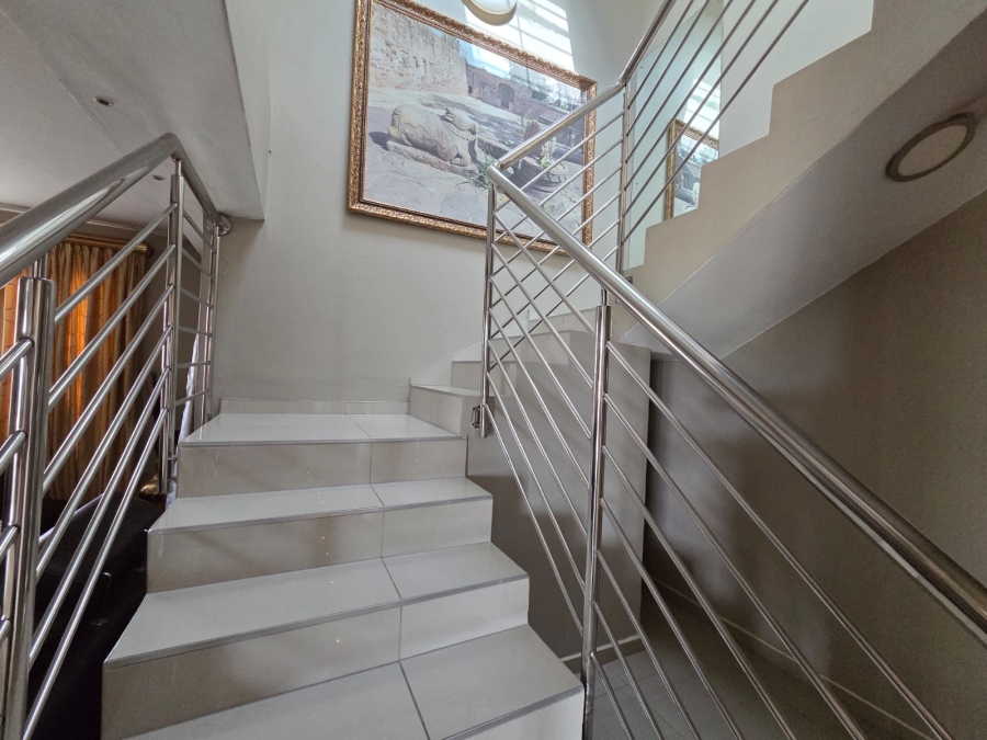 5 Bedroom Property for Sale in Bluff KwaZulu-Natal