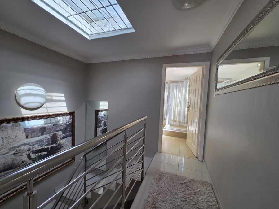 5 Bedroom Property for Sale in Bluff KwaZulu-Natal