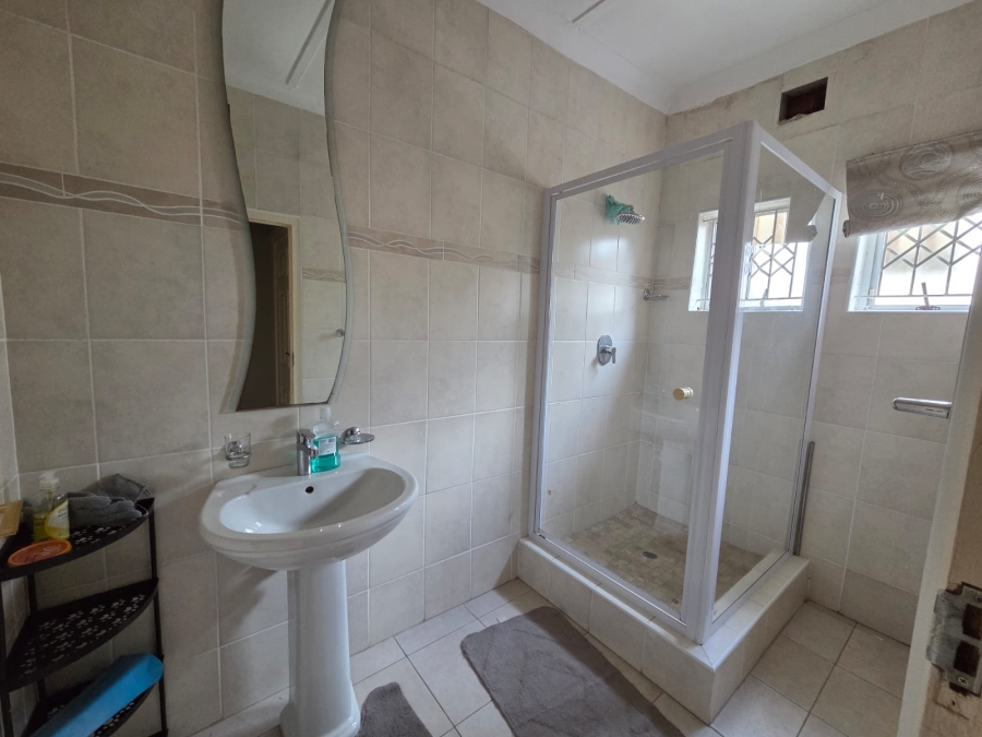 5 Bedroom Property for Sale in Bluff KwaZulu-Natal