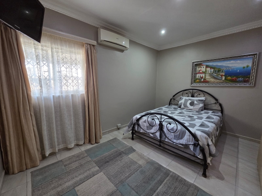 5 Bedroom Property for Sale in Bluff KwaZulu-Natal