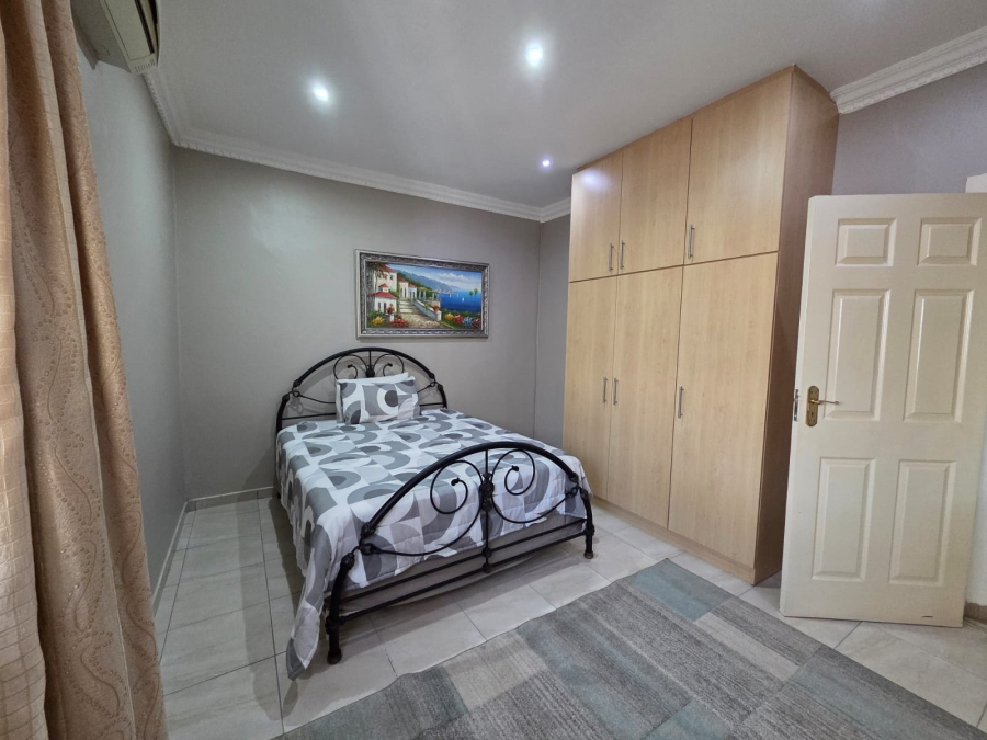 5 Bedroom Property for Sale in Bluff KwaZulu-Natal