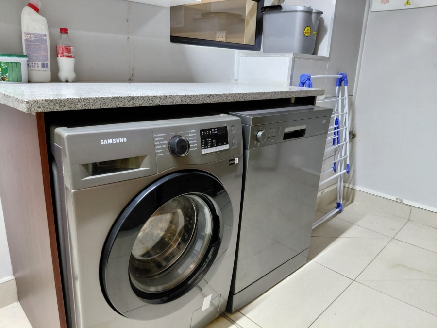 1 Bedroom Property for Sale in New Town Centre KwaZulu-Natal