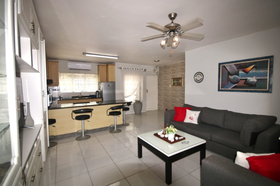 3 Bedroom Property for Sale in Amanzimtoti KwaZulu-Natal