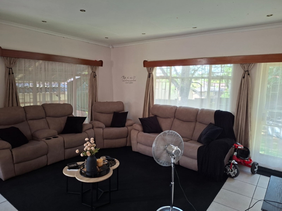 3 Bedroom Property for Sale in Aviary Hill KwaZulu-Natal