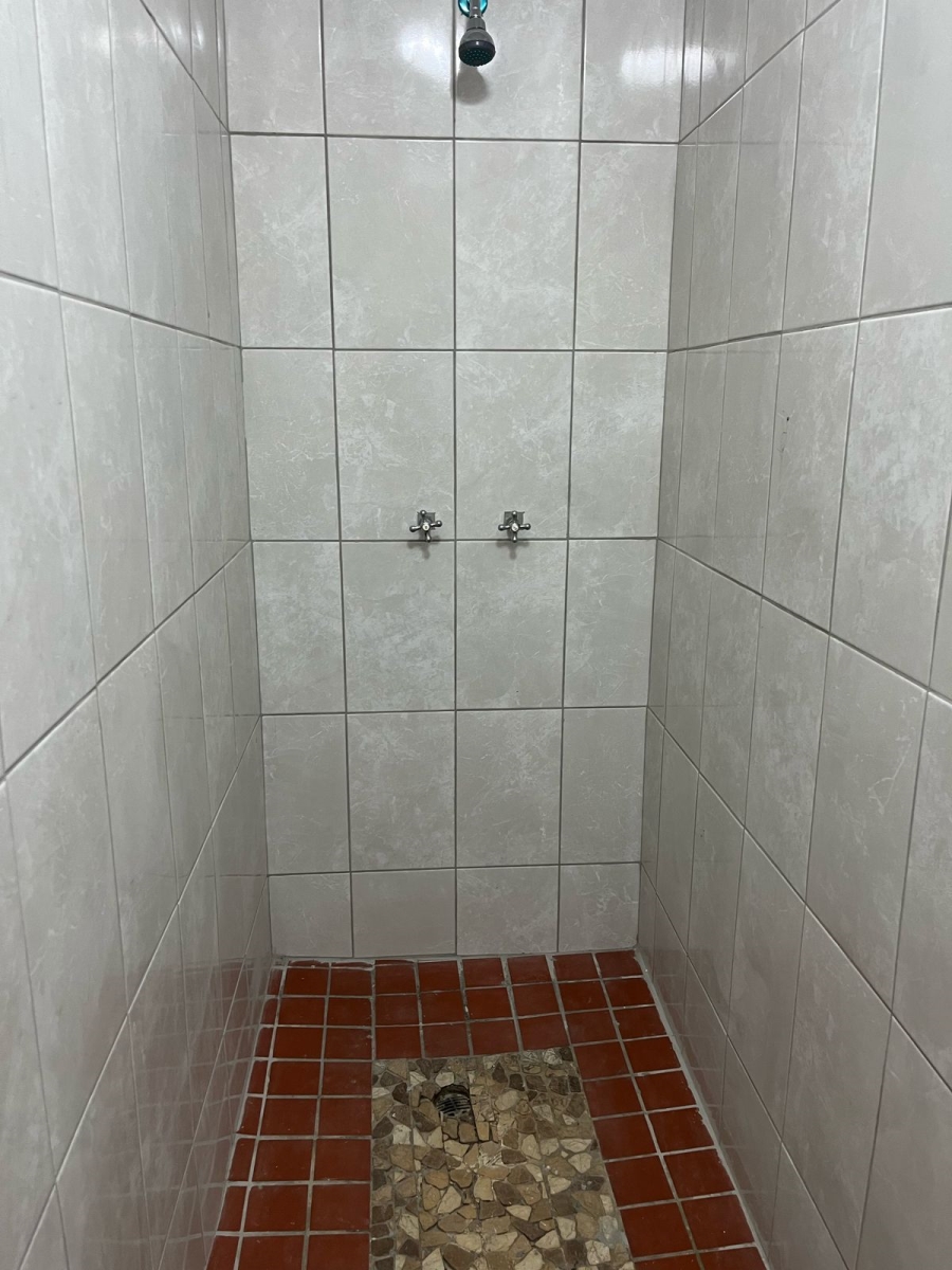 To Let 1 Bedroom Property for Rent in Bluff KwaZulu-Natal