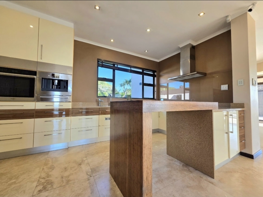 4 Bedroom Property for Sale in Amanzimtoti KwaZulu-Natal