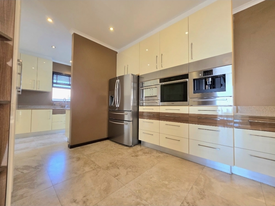 4 Bedroom Property for Sale in Amanzimtoti KwaZulu-Natal