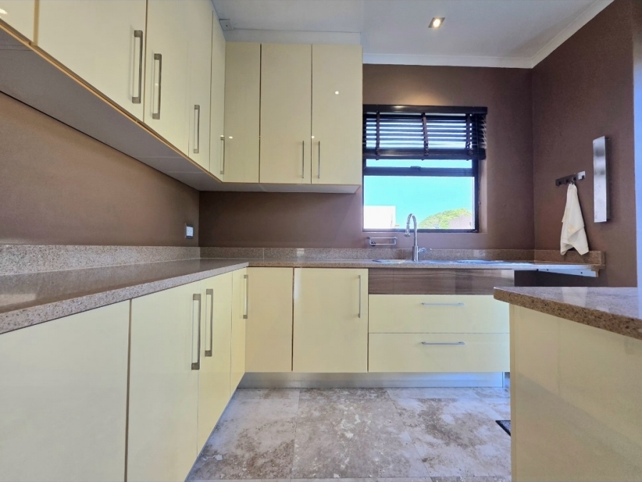 4 Bedroom Property for Sale in Amanzimtoti KwaZulu-Natal