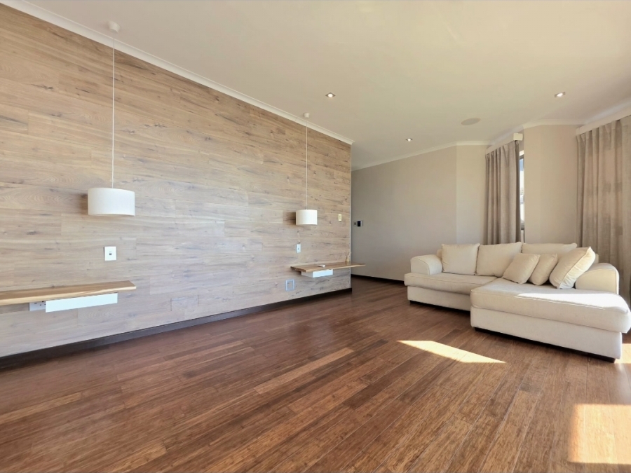 4 Bedroom Property for Sale in Amanzimtoti KwaZulu-Natal