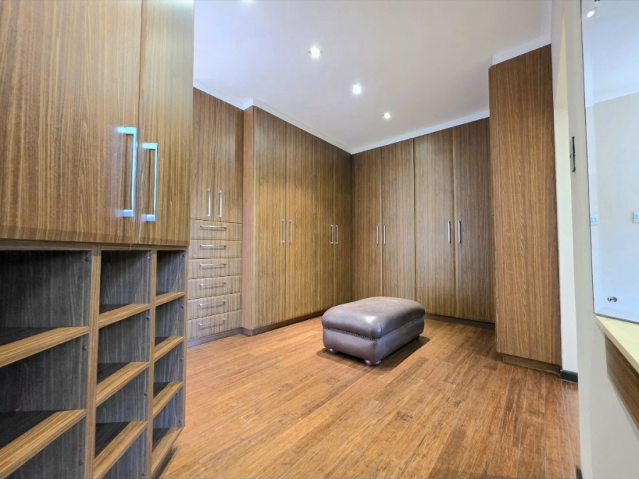 4 Bedroom Property for Sale in Amanzimtoti KwaZulu-Natal