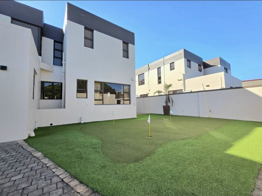 4 Bedroom Property for Sale in Amanzimtoti KwaZulu-Natal