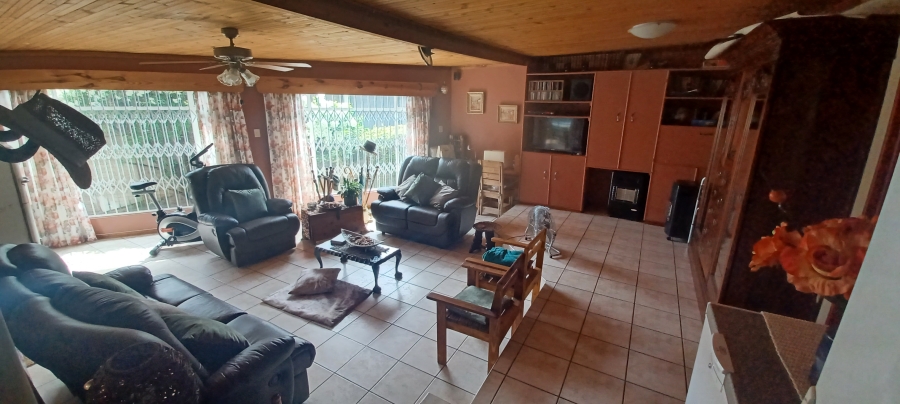 4 Bedroom Property for Sale in Huttenheights KwaZulu-Natal