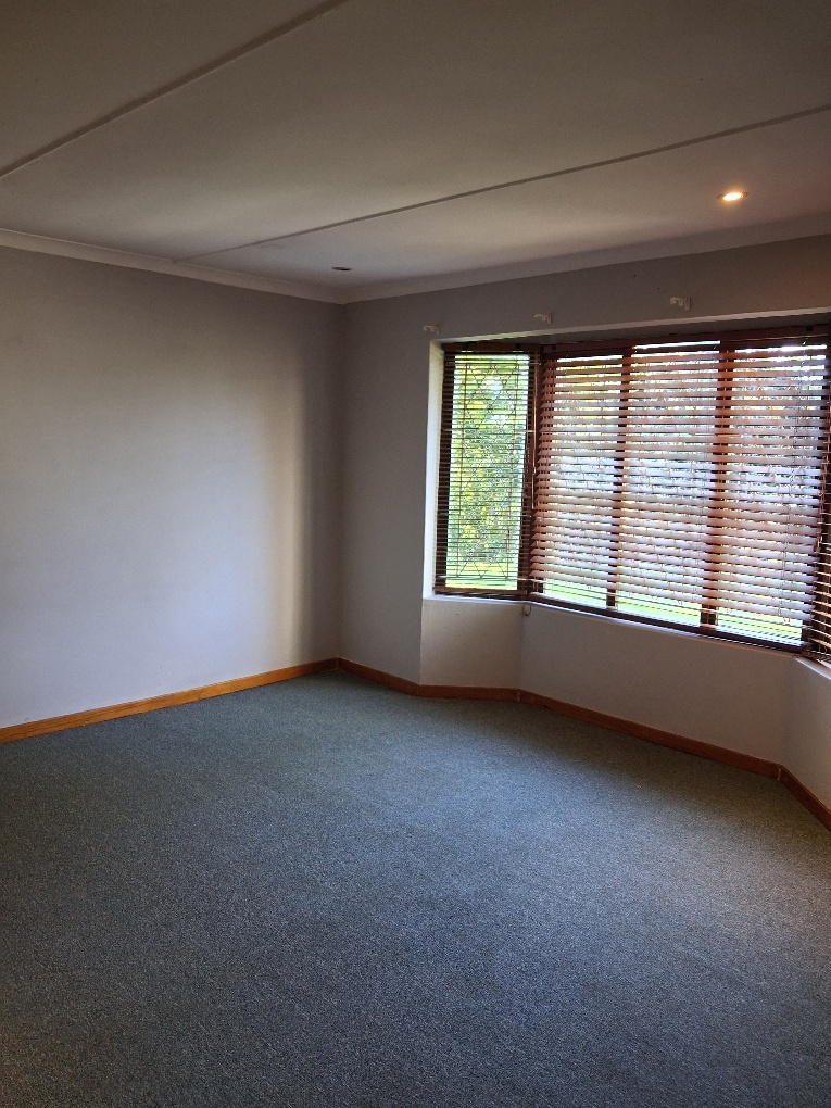 3 Bedroom Property for Sale in Waterfall KwaZulu-Natal