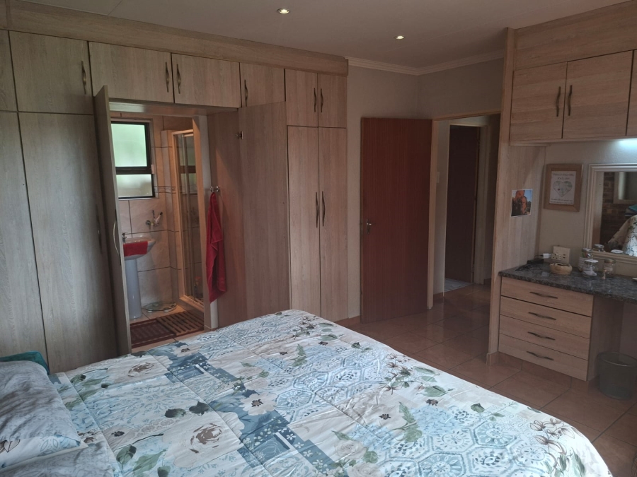 To Let 3 Bedroom Property for Rent in Pioneer Park KwaZulu-Natal