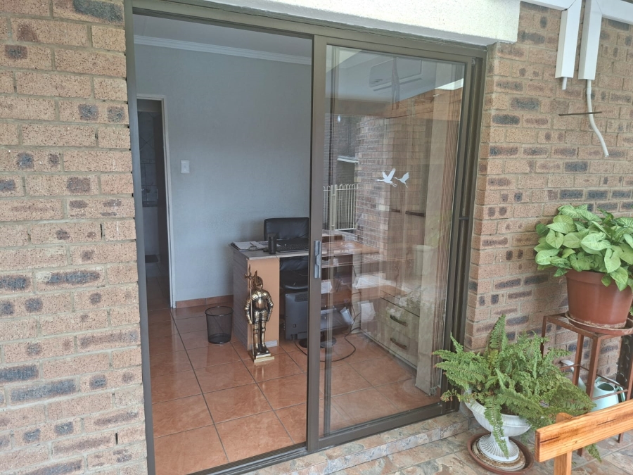 To Let 3 Bedroom Property for Rent in Pioneer Park KwaZulu-Natal