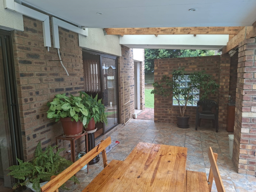 To Let 3 Bedroom Property for Rent in Pioneer Park KwaZulu-Natal