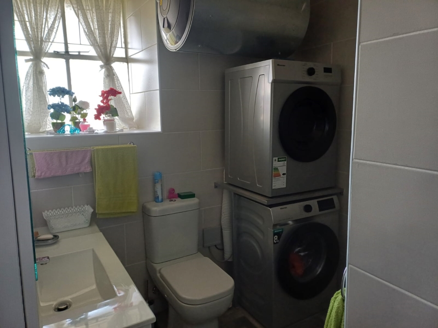 2 Bedroom Property for Sale in Pioneer Park KwaZulu-Natal