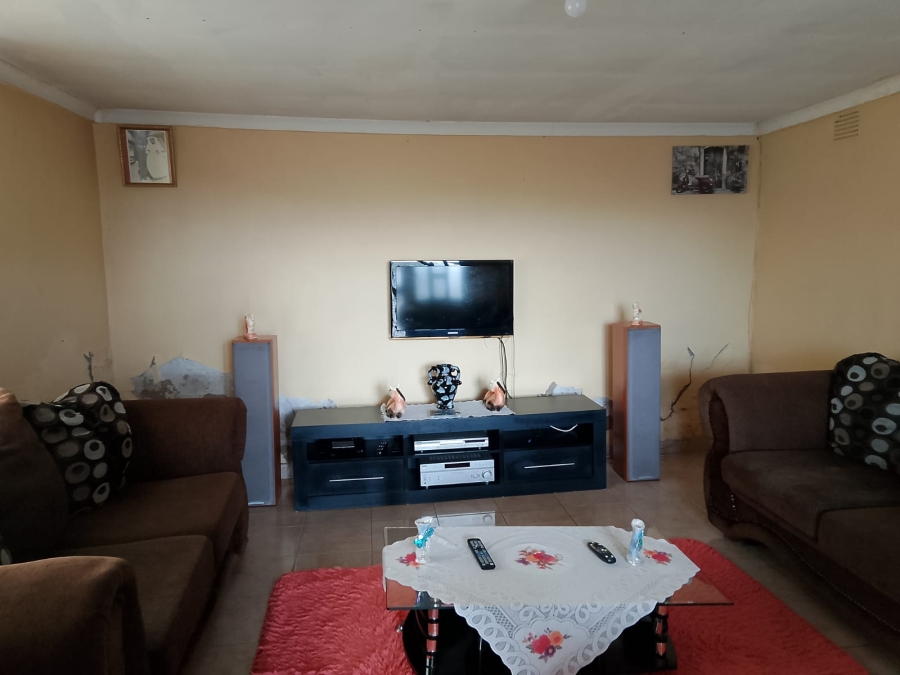 2 Bedroom Property for Sale in Tshelimnyama KwaZulu-Natal