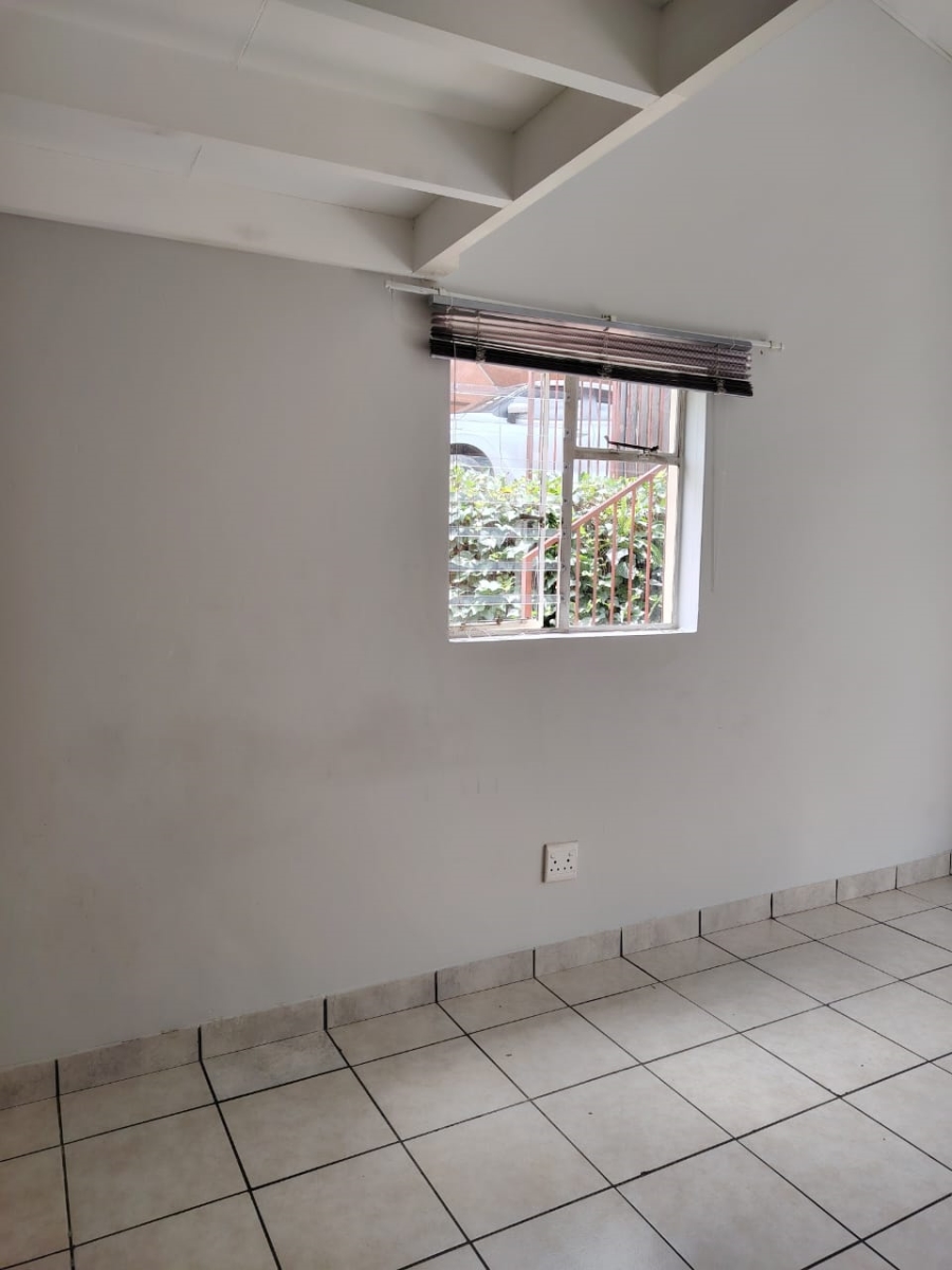 To Let 1 Bedroom Property for Rent in Chase Valley KwaZulu-Natal