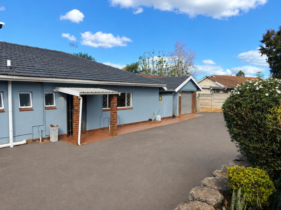 5 Bedroom Property for Sale in Scottsville KwaZulu-Natal