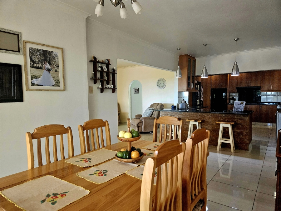 4 Bedroom Property for Sale in Cowies Hill KwaZulu-Natal