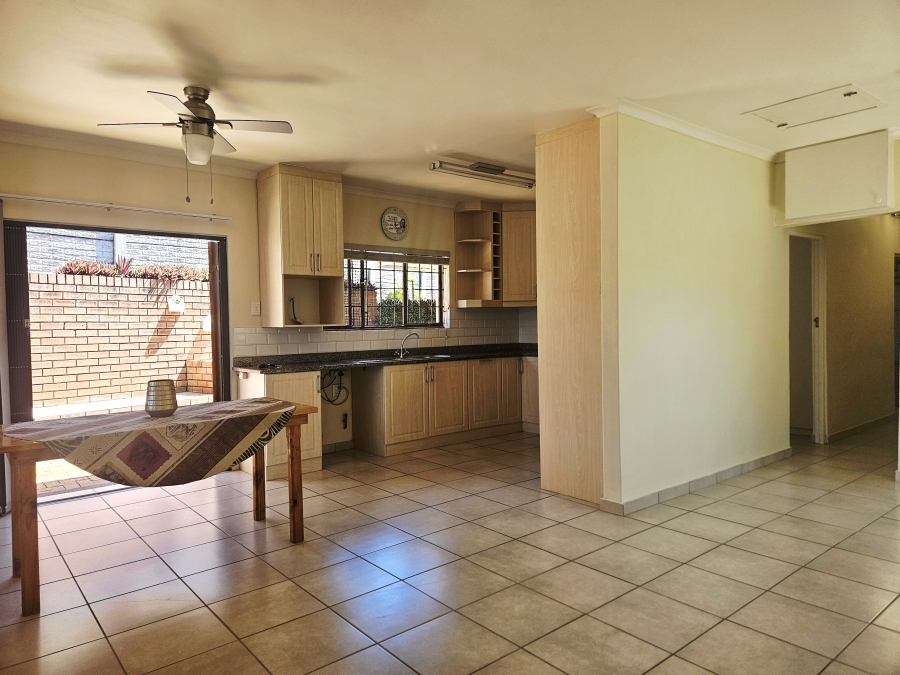 4 Bedroom Property for Sale in Cowies Hill KwaZulu-Natal