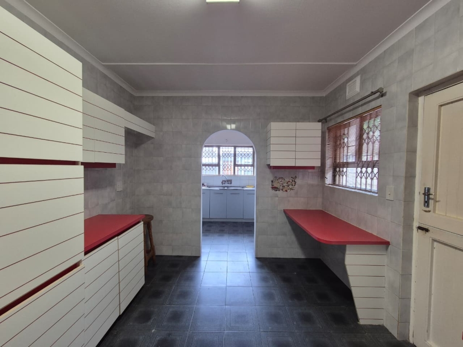 6 Bedroom Property for Sale in Shallcross KwaZulu-Natal