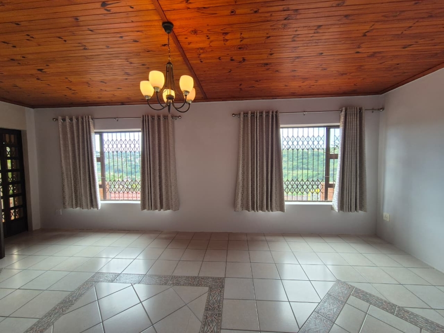 6 Bedroom Property for Sale in Shallcross KwaZulu-Natal
