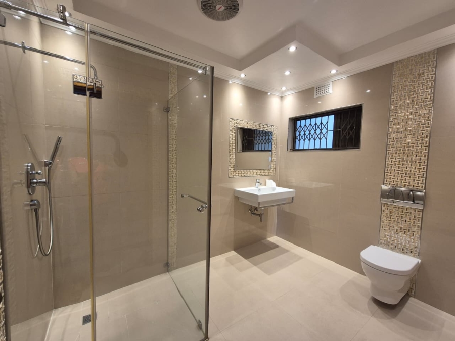 6 Bedroom Property for Sale in Shallcross KwaZulu-Natal