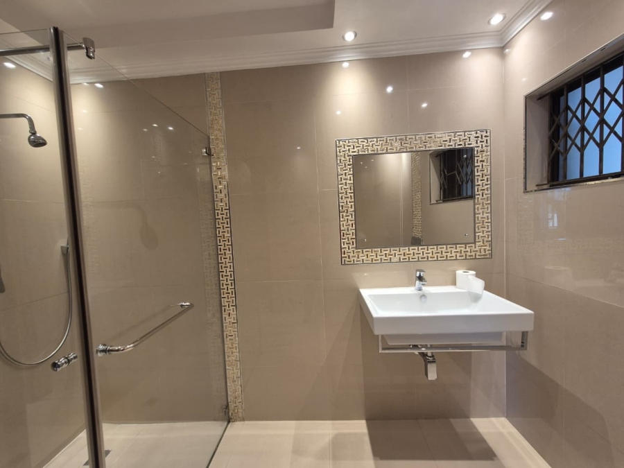 6 Bedroom Property for Sale in Shallcross KwaZulu-Natal