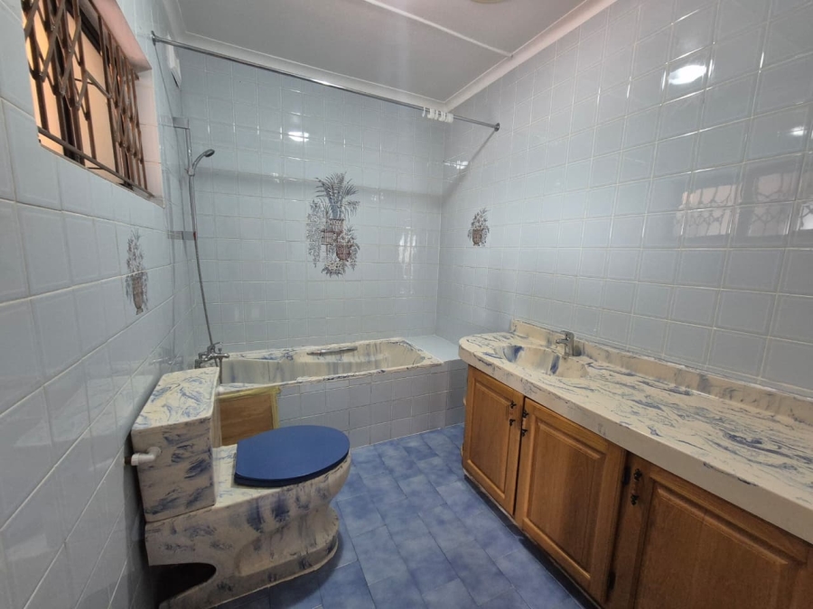 6 Bedroom Property for Sale in Shallcross KwaZulu-Natal