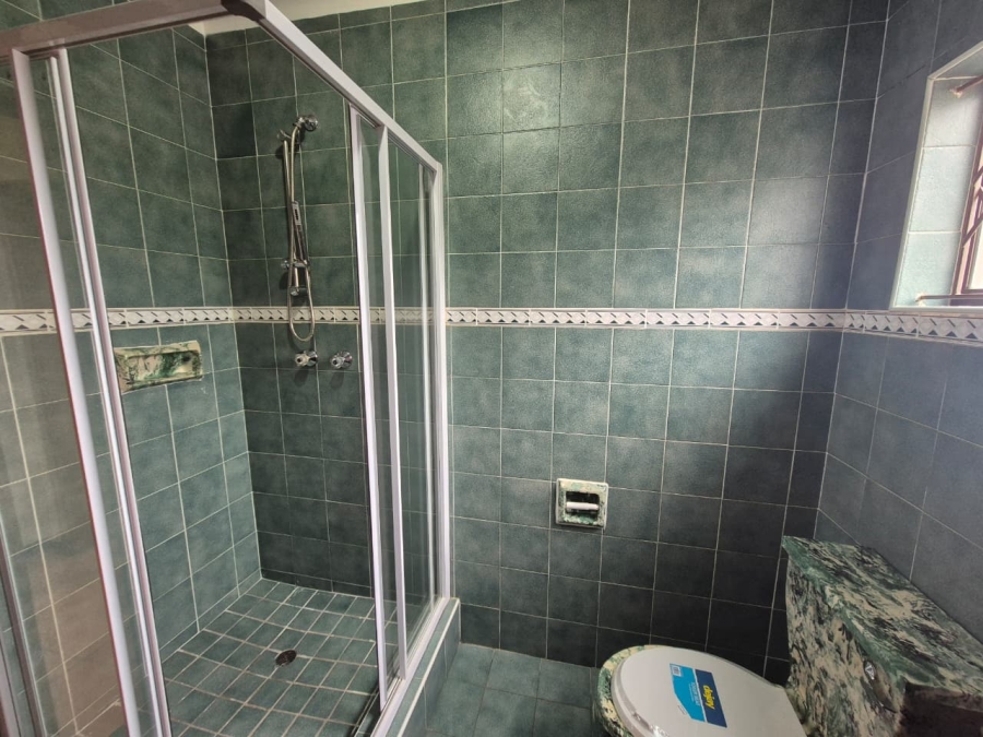 6 Bedroom Property for Sale in Shallcross KwaZulu-Natal