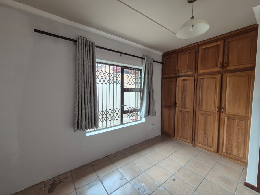 6 Bedroom Property for Sale in Shallcross KwaZulu-Natal