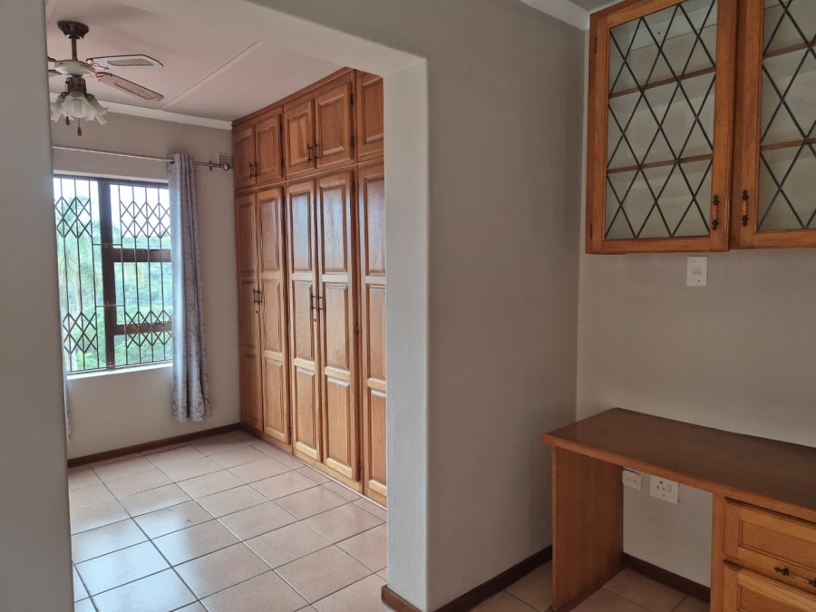 6 Bedroom Property for Sale in Shallcross KwaZulu-Natal