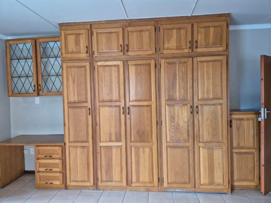 6 Bedroom Property for Sale in Shallcross KwaZulu-Natal