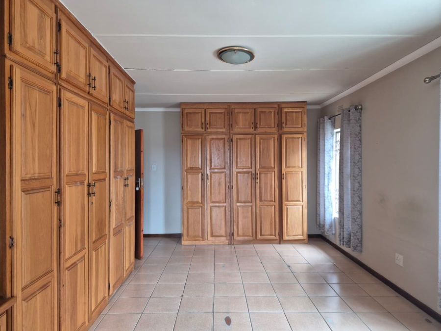 6 Bedroom Property for Sale in Shallcross KwaZulu-Natal