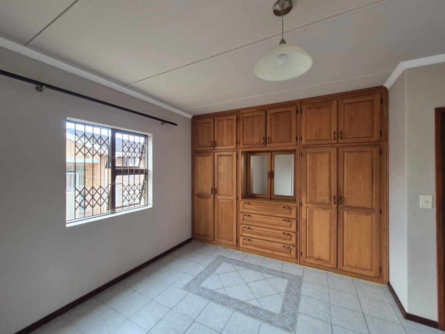 6 Bedroom Property for Sale in Shallcross KwaZulu-Natal