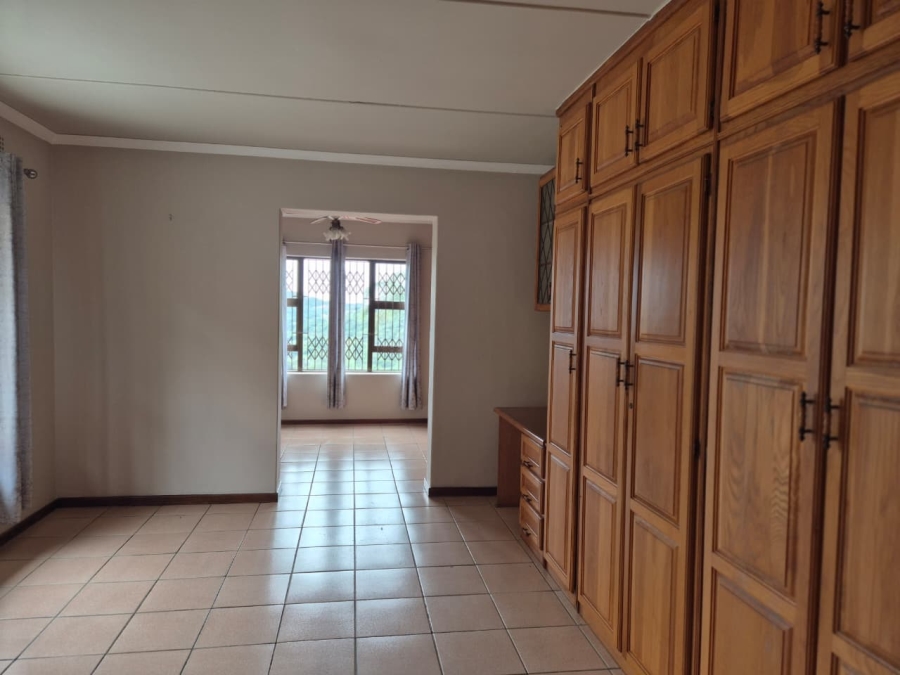 6 Bedroom Property for Sale in Shallcross KwaZulu-Natal