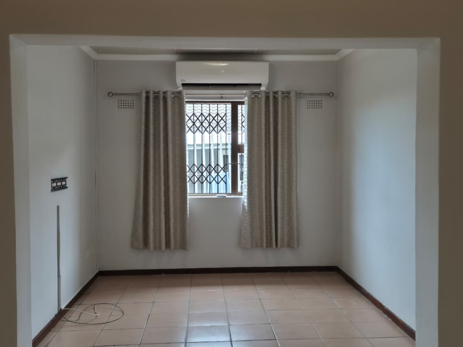 6 Bedroom Property for Sale in Shallcross KwaZulu-Natal