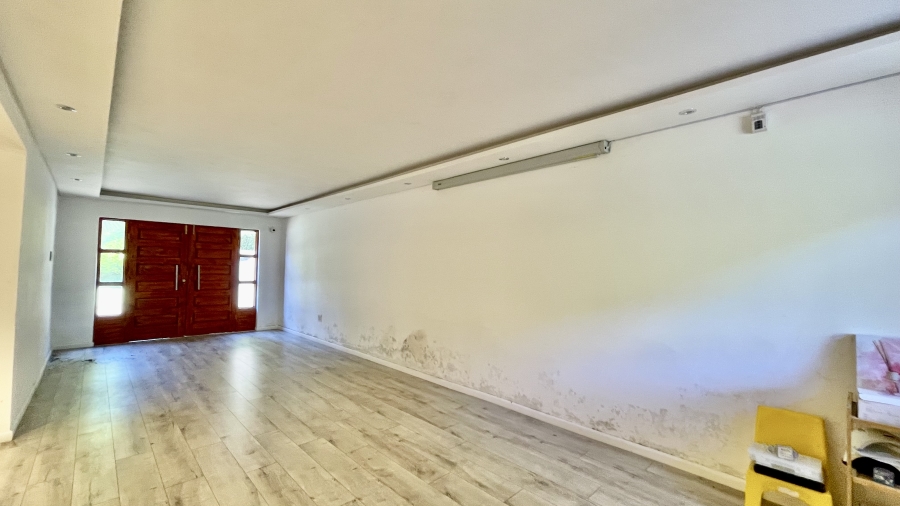 6 Bedroom Property for Sale in Ferncliffe KwaZulu-Natal